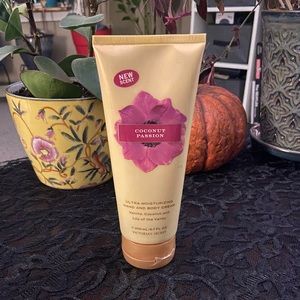 NWOT Victoria’s Secret Lotion Discontinued Scent
